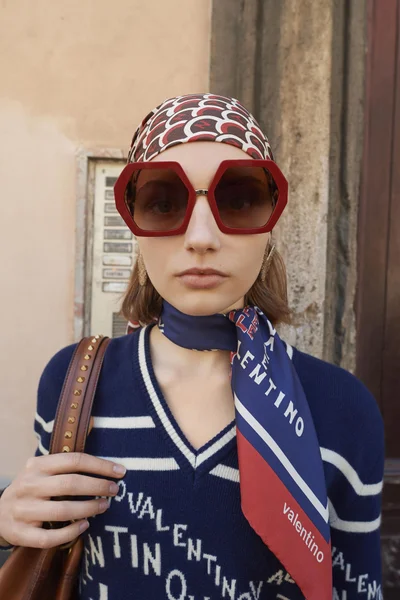 Look 3